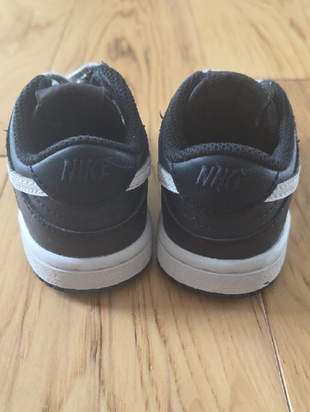 Nike Kids Black and White Low-Top Swoosh Sneakers - Picture 5 of 6
